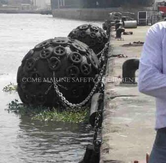 Porcelana Defensa Flotante de Goma Neumática para Muelle Marino proveedor