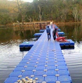 Pontoon flotante de plástico de HDPE Marina Puente flotante flotante proveedor